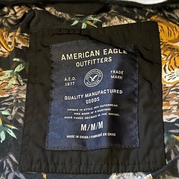 H&M size US M bomber style jacket in black with tiger print lining - Picture 4 of 4